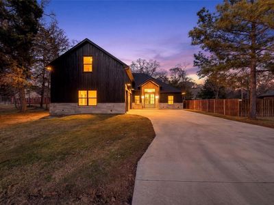 Property at 114 Castlewood Rd, Enchanted Oaks, TX
