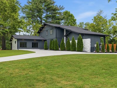 207 Bluegrass Dr