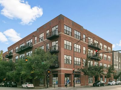 2 S Leavitt St UNIT 201