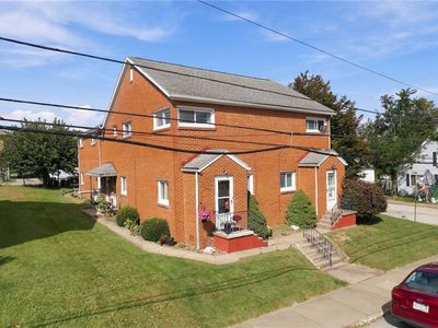 443 Henry St