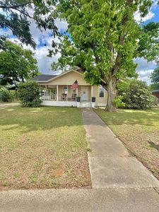 116 E Main St