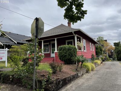 5520 SE Milwaukie Ave