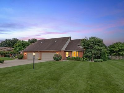 1325 Dickens Ct
