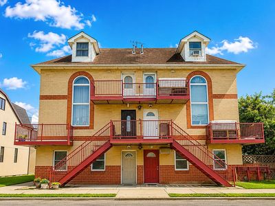 2669 E 11th St APT 1b