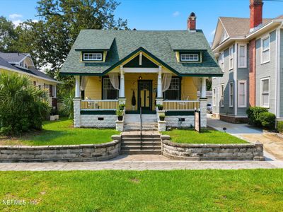 2223 HERSCHEL Street