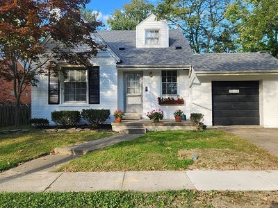 242 Muir Rd