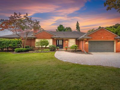 727 N Renaud Rd