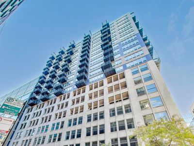 565 W Quincy St Unit 801