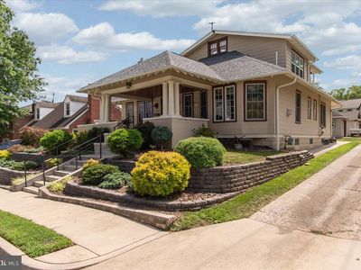 19 W Magnolia Ave