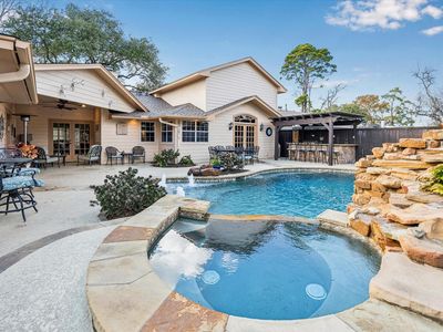 1502 Adkins Rd