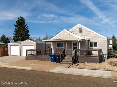 Property at 206 3rd Ave SW, Dickinson, ND