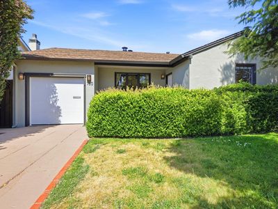 780 Acacia Ave