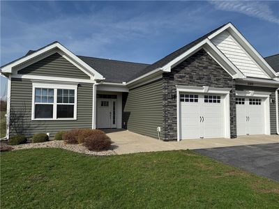 5169 Laurel Oak Way