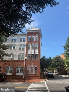 171 Somervelle St APT 404