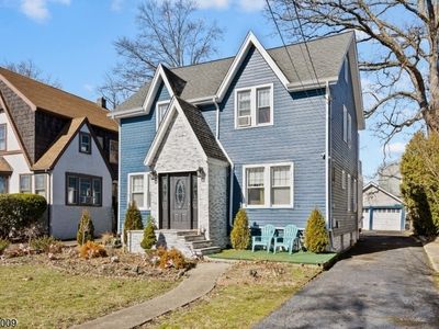 884 Townley Ave