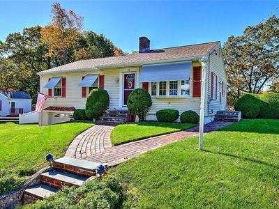 Property at 98 Iroquois Rd, Cumberland, RI