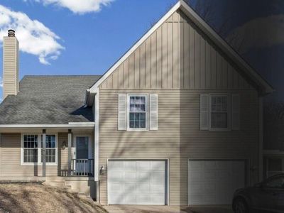 Property at 1422 La Chateau Dr, Liberty, MO