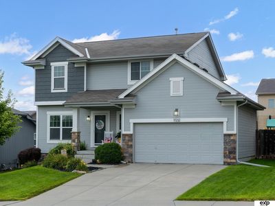 17232 Palisades Dr