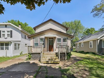 108 North Oakhill Avenue