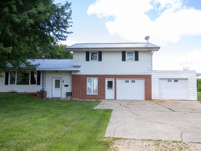 5761 Maple Rd