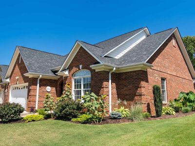 815 White Magnolia Dr