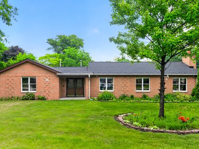 Property at 21 S Elmhurst Rd, Prospect Heights, IL