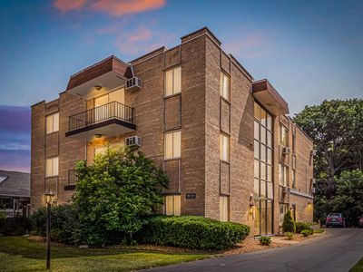 9819 S Cicero Ave #6