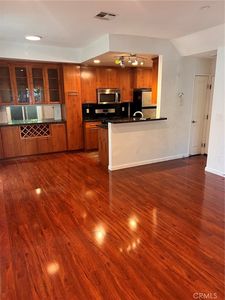 1554 N Hobart Blvd APT 2