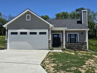 1004 Hillside Dr