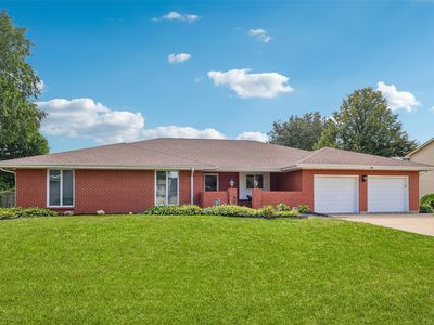 5870 Dogwood Ln