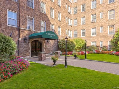 25 Parkview Avenue #2M