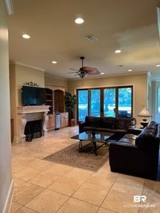 135 Lagoon Dr