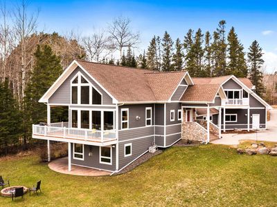 878 Old North Shore Rd