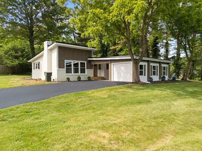 121 Hill Dr NE
