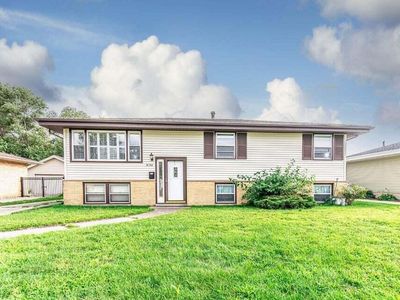3136 Lois Pl