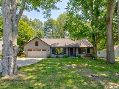 3380 Hollywood Dr