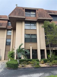 661 NE 195th St APT 105