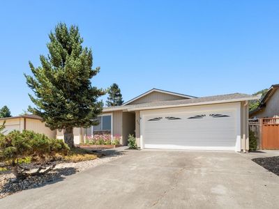 829 Almond Dr