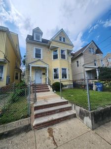 638 E 25Th St