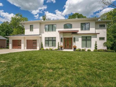 2022 White Oak Dr