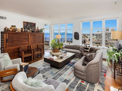 1009 Western Avenue #1203