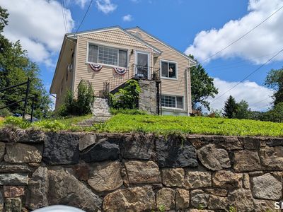 282 Lakeside Drive