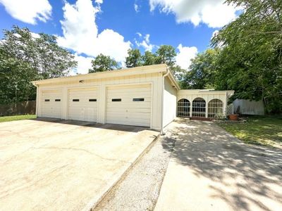 302 W Highland Ave