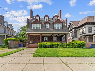 510 W 10th St