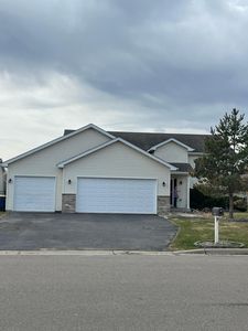 533 Dogwood St NE