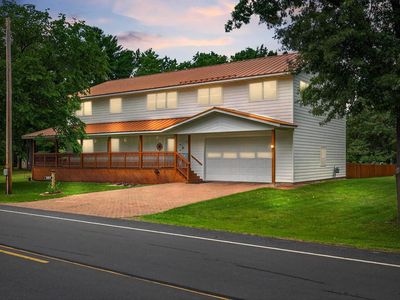 5611 WAZEECHA AVENUE