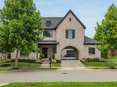 724 Fontwell Ln