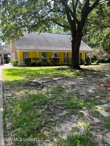218 White Blvd