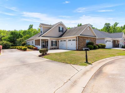 154 Fairway Oaks Dr