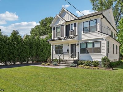 676 Ridgewood Rd